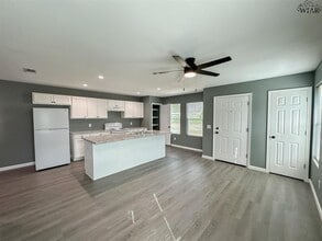 223 Loch Lomond Dr in Wichita Falls, TX - Building Photo - Building Photo