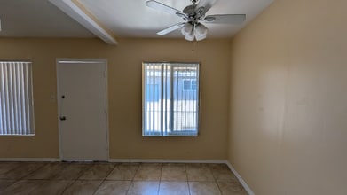 1545 W 19th St in Long Beach, CA - Building Photo - Building Photo