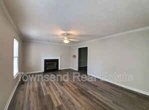 2012 Fig Ct in Fayetteville, NC - Building Photo - Building Photo