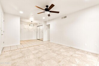 5877 N Granite Reef Rd, Unit 1117 in Scottsdale, AZ - Building Photo - Building Photo