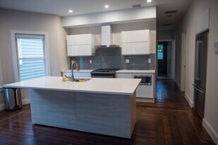 14 Willis St, Unit #1 in Boston, MA - Building Photo