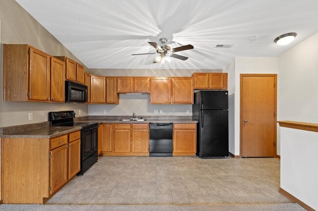 West Ridge Luxury Apartments in Burlington, WI - Building Photo - Building Photo