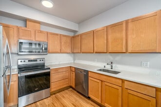 1300 Telegraph Rd. in Bellingham, WA - Building Photo - Interior Photo