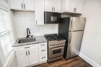 1700 Park St N in St. Petersburg, FL - Building Photo - Building Photo