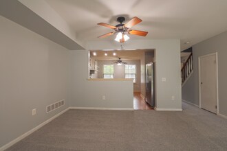124 Brent Ct in West Deptford, NJ - Building Photo - Building Photo