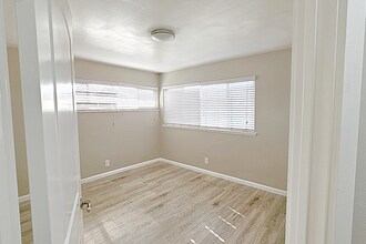 569 Smalley Ave, Unit 1 in Hayward, CA - Building Photo - Building Photo