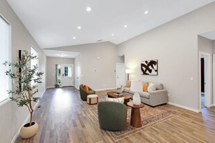 723 S Hatch St in Spokane, WA - Building Photo