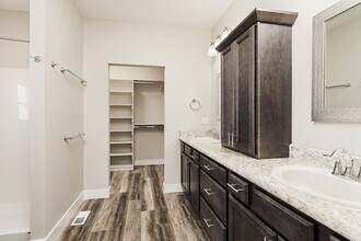 913 Mission Oaks Dr in Billings, MT - Building Photo - Building Photo