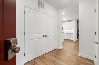 383 Grant Cir SE in Atlanta, GA - Building Photo - Building Photo