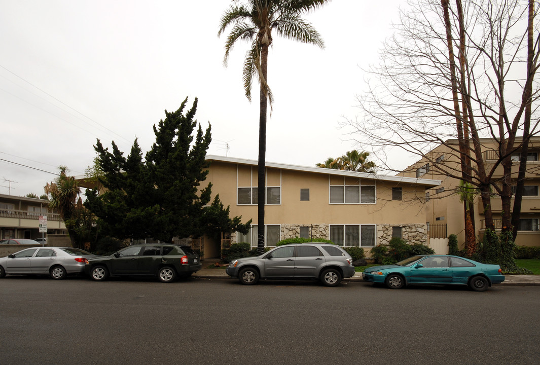 Palm Ridge in North Hollywood, CA - Building Photo