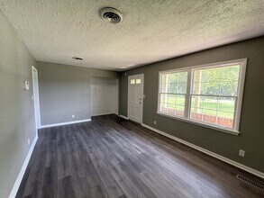 3015 Shadow Lawn Dr NW in Huntsville, AL - Building Photo - Building Photo