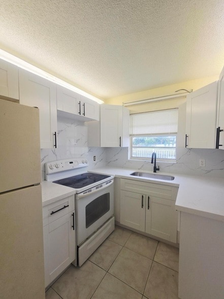 3196 49th Ln S in Lake Worth Beach, FL - Building Photo - Building Photo