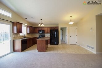 532 Northfield Rd in Manhattan, KS - Building Photo - Building Photo