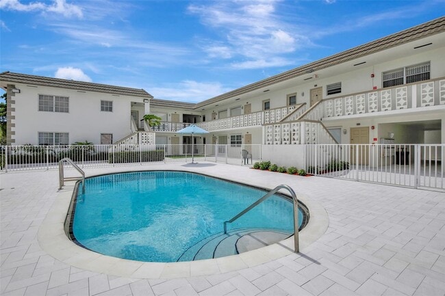 5420 Hollywood Blvd in Hollywood, FL - Building Photo - Building Photo