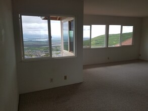 92-1365 Hauone St, Unit Makai studio apt. in Kapolei, HI - Building Photo - Building Photo