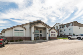 Gateway in Rapid City, SD - Foto de edificio - Building Photo