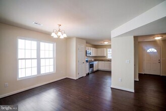 204 Bend Farm Rd in Fredericksburg, VA - Building Photo - Building Photo