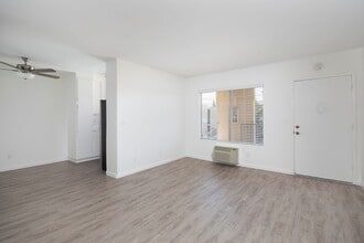 Four Winds Apartments in El Cajon, CA - Building Photo - Building Photo