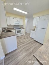 32145 Old Yale Rd in Abbotsford, BC - Building Photo - Building Photo