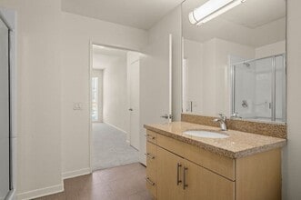 5251 Vineland Ave in Los Angeles, CA - Building Photo - Building Photo