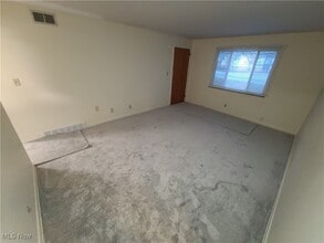 476 Graham Rd in Cuyahoga Falls, OH - Building Photo - Building Photo