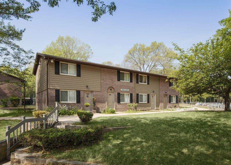 Homestead Village Apartments and Nearby Coram Apartments For Rent