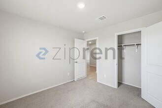 2781 Rosefinch in Canyon Lake, TX - Building Photo - Building Photo