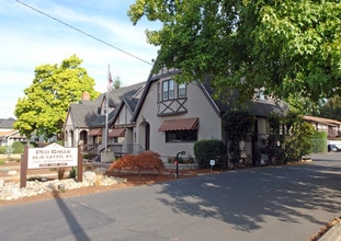 2341 State St in Salem, OR - Foto de edificio - Building Photo