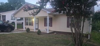 1609 Sunrise Valley Dr in Greensboro, NC - Building Photo