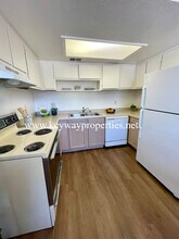 1000 Meadowlark Ct SE-Unit -Apt. 4 in Rio Rancho, NM - Building Photo - Building Photo