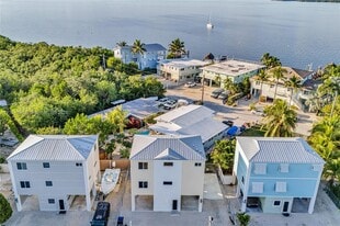 9 Gulf Dr in Key Largo, FL - Building Photo