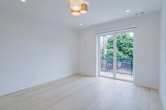 3821 N Ashland Ave in Chicago, IL - Building Photo - Building Photo