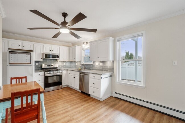 93 Foster St in Boston, MA - Building Photo - Building Photo