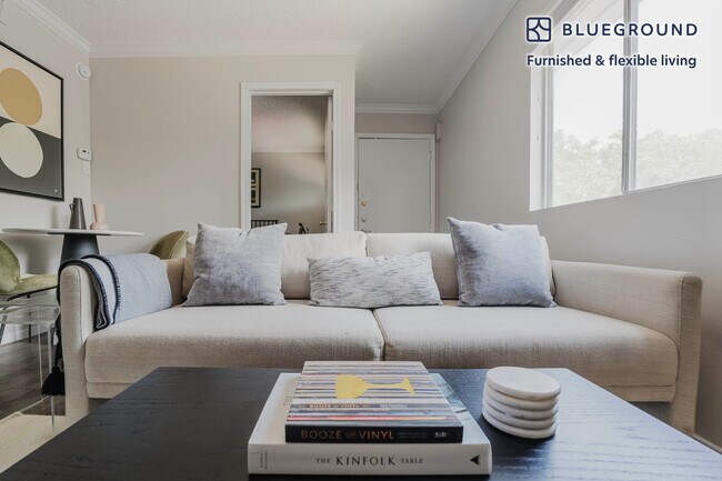 126 W Alpine Rd in Austin, TX - Building Photo - Building Photo