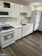 137 W 2nd Ave-Unit -2ND FL in Conshohocken, PA - Foto de edificio - Building Photo