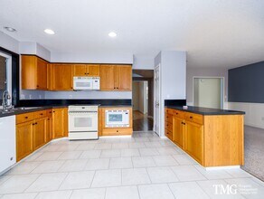 5411 NW Jackson St in Camas, WA - Building Photo - Building Photo