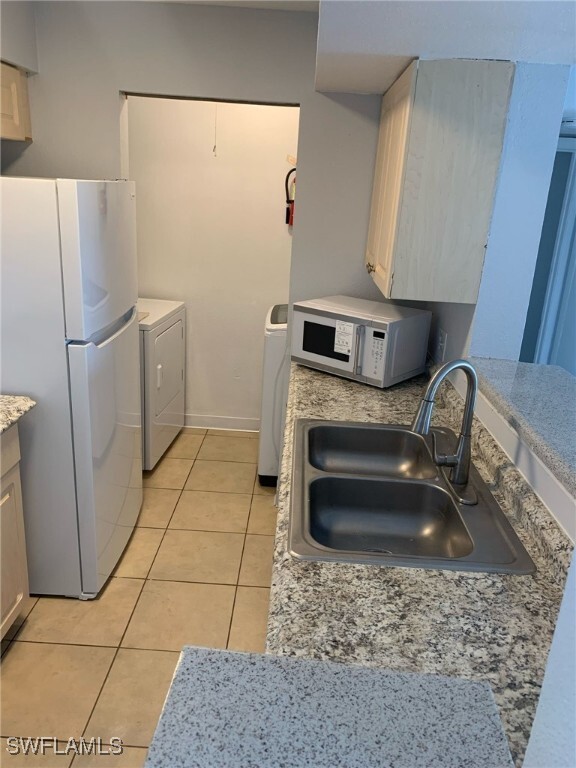 2929 Winkler Ave in Ft. Myers, FL - Building Photo - Building Photo