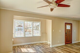 610 Enid St in Houston, TX - Foto de edificio - Building Photo