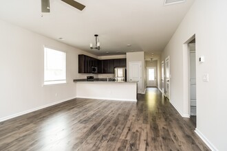 1231 Warrens Way in Manning, SC - Building Photo - Building Photo