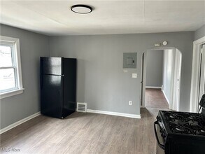 10304 Shale Ave, Unit UP in Cleveland, OH - Building Photo - Building Photo