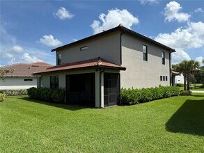 8112 NW 78th St in Tamarac, FL - Building Photo - Building Photo