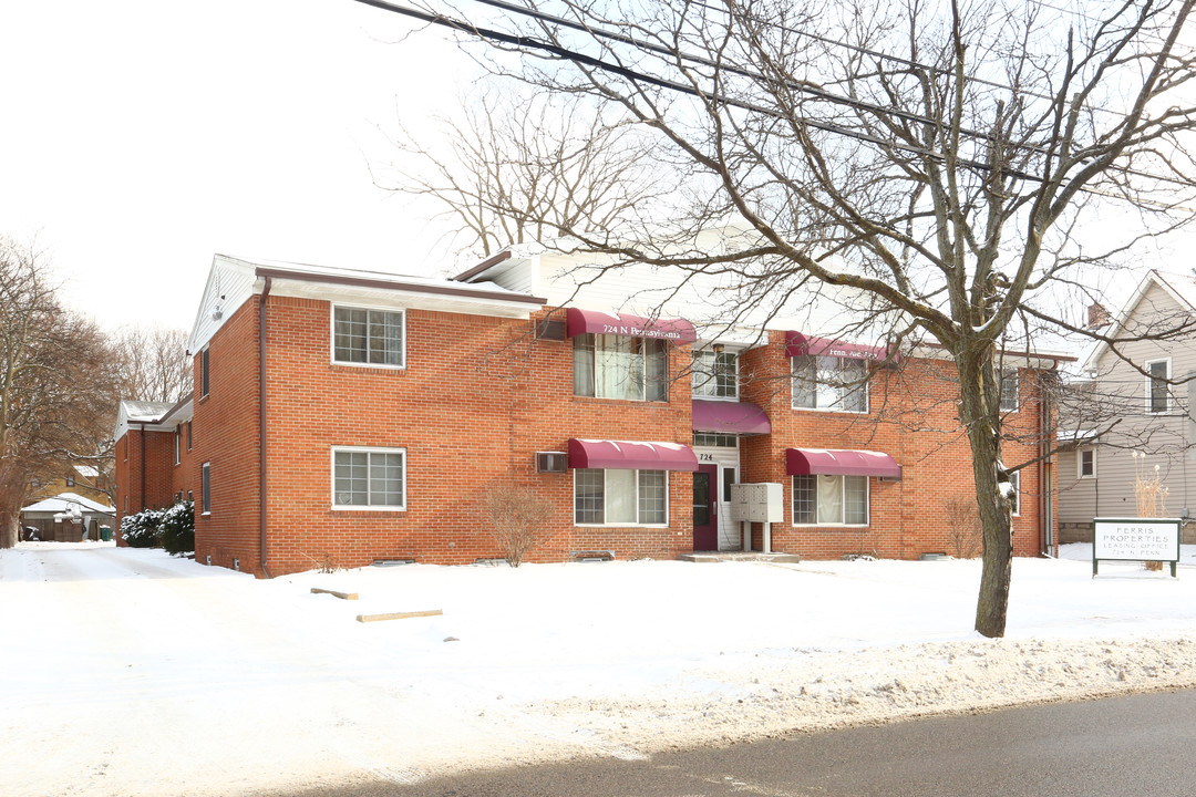 Penn Ave Apartments in Lansing, MI - Building Photo