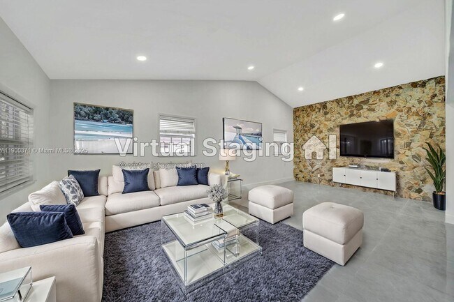 840 NE 182nd St in North Miami Beach, FL - Building Photo - Building Photo