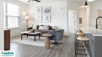 6255 Riverview Rd SE in Mableton, GA - Building Photo