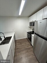 6700 Rapid Water Way in Glen Burnie, MD - Building Photo - Building Photo