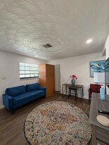 2911 NW 11th St in Fort Lauderdale, FL - Building Photo