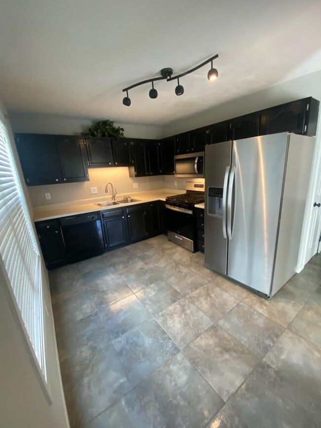 2702 Carrington Ln in Bloomington, IL - Foto de edificio - Building Photo