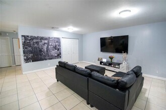 2317 Liberty St in Hollywood, FL - Building Photo - Building Photo