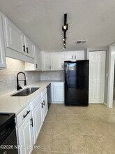 8880 Old Kings Rd S in Jacksonville, FL - Foto de edificio - Building Photo