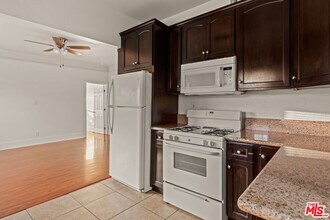 2928 Walton Ave in Los Angeles, CA - Building Photo - Building Photo